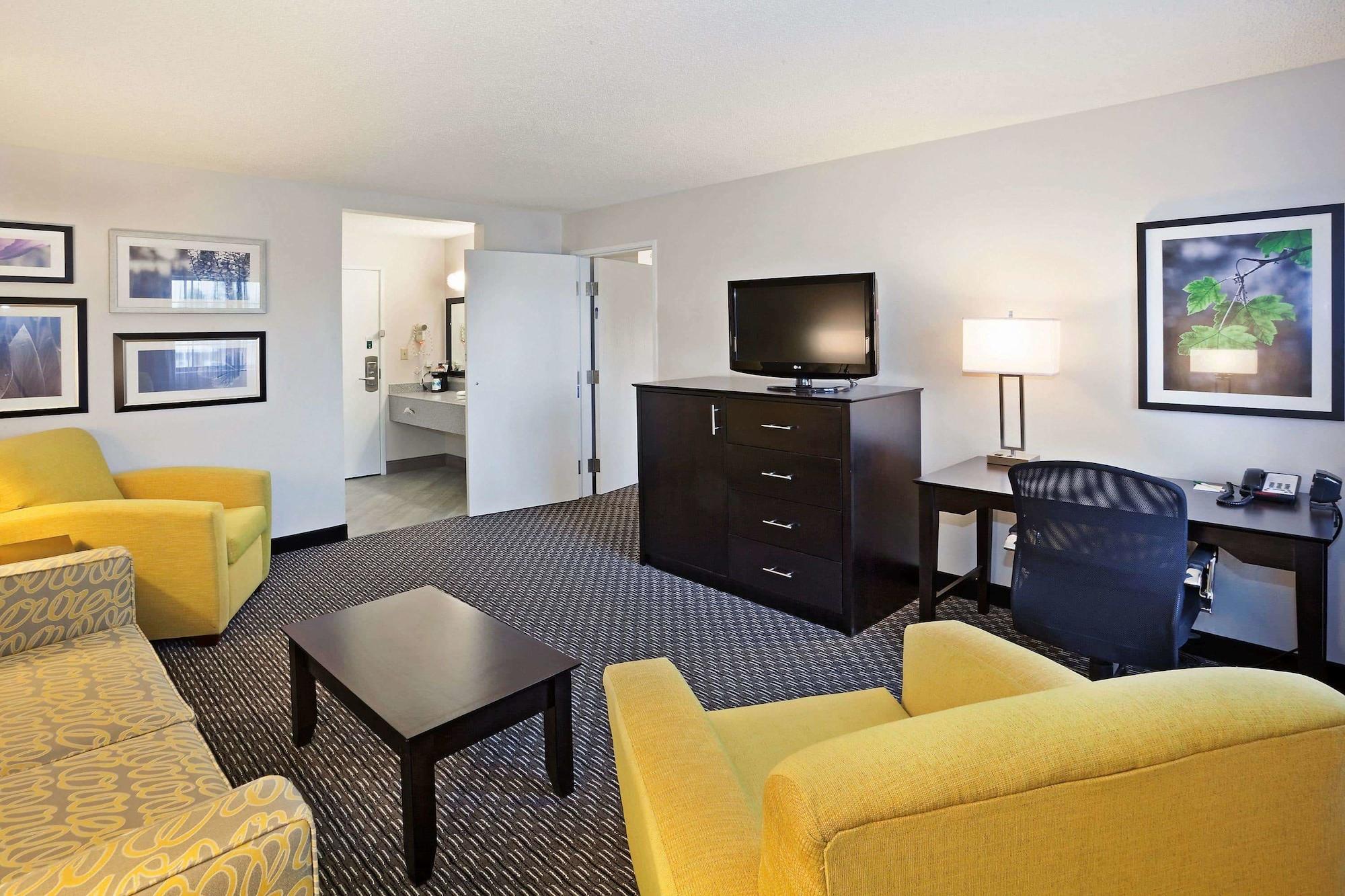 La Quinta By Wyndham Cleveland Macedonia Hotell Eksteriør bilde
