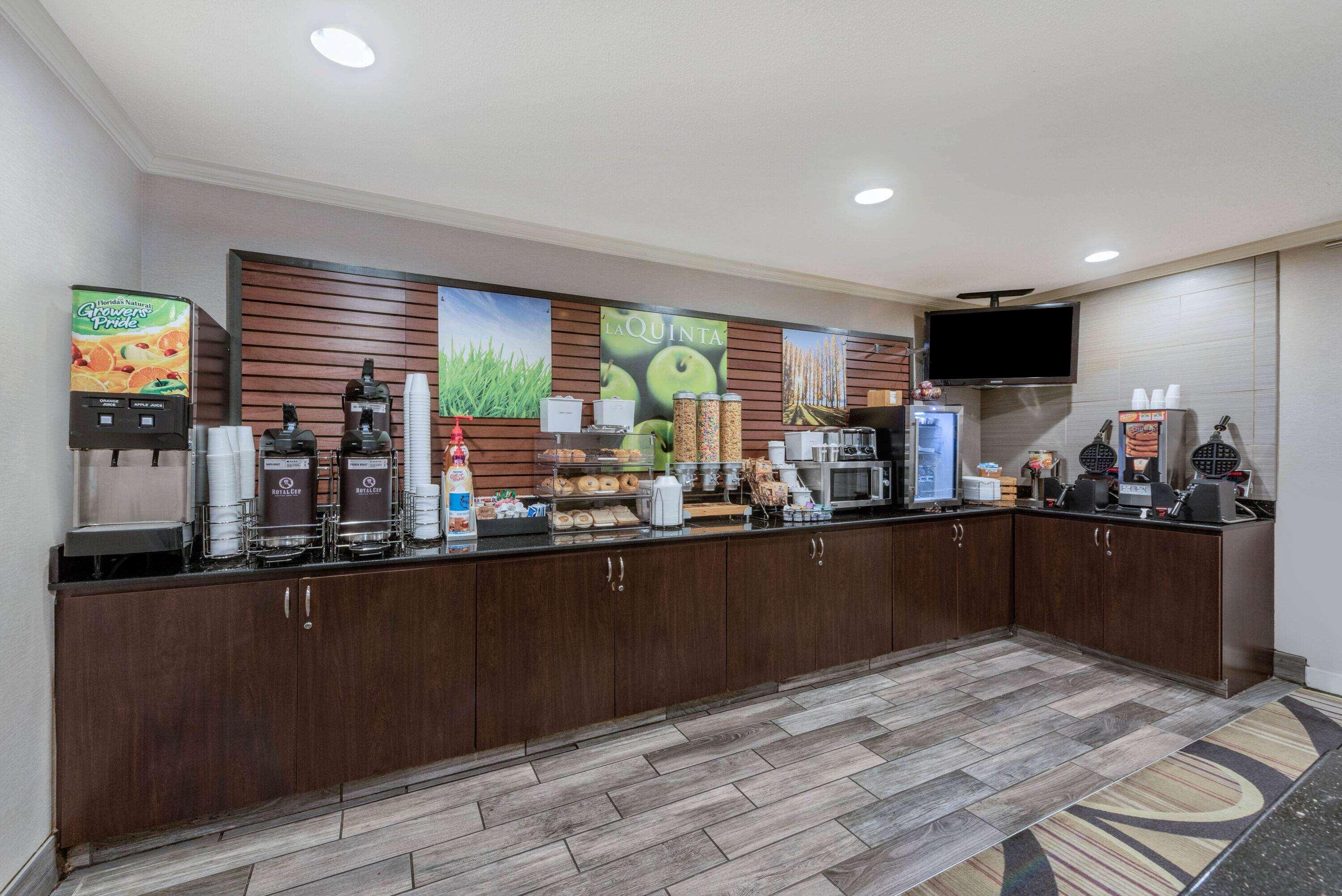 La Quinta By Wyndham Cleveland Macedonia Hotell Eksteriør bilde